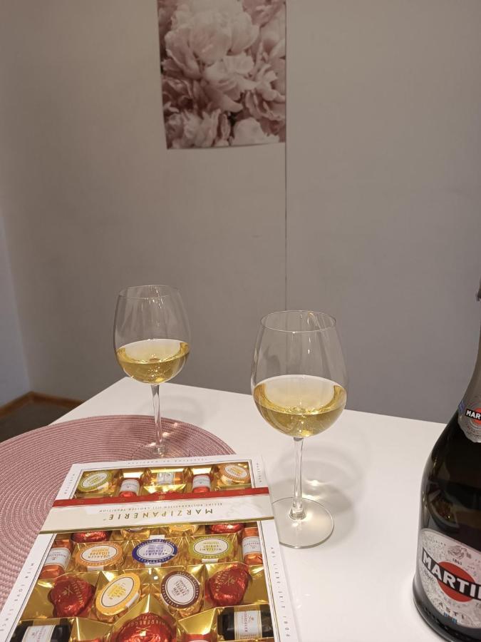 Apartamenty Wiktoryn 6A ワルシャワ エクステリア 写真