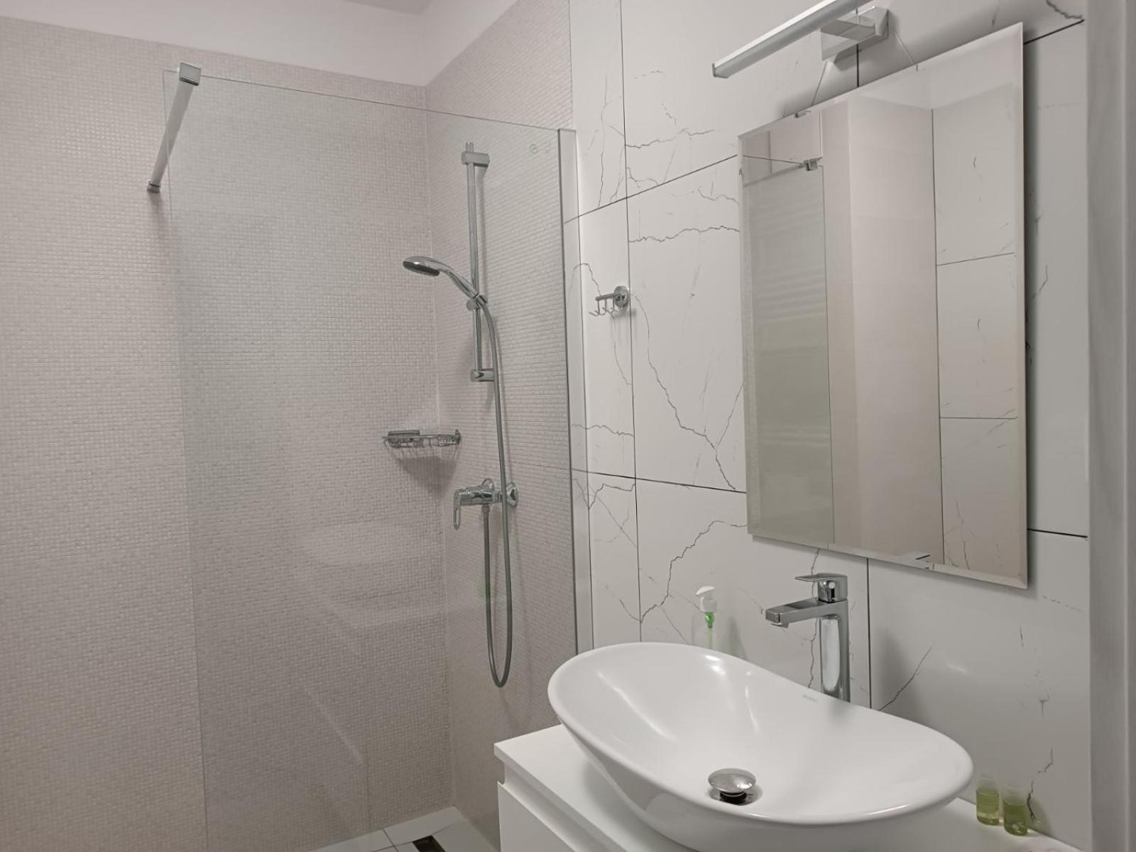 Apartamenty Wiktoryn 6A ワルシャワ エクステリア 写真